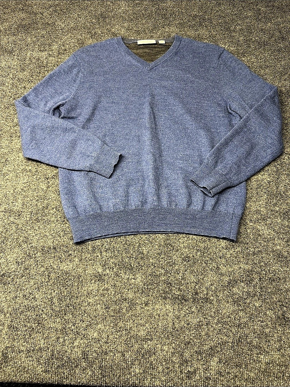 Calvin Klein Extra Fine Merino Wool V-Neck Sweater Size Medium